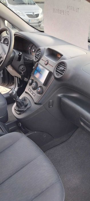 Vand Kia Carens  din 2009