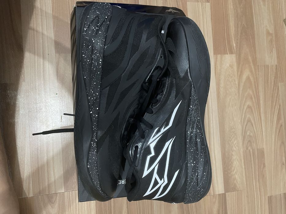 MB.02 OREO Adidasi baschet