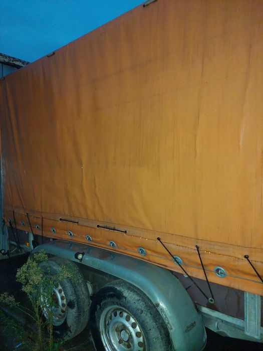 Продавам ремарке за кола и бус