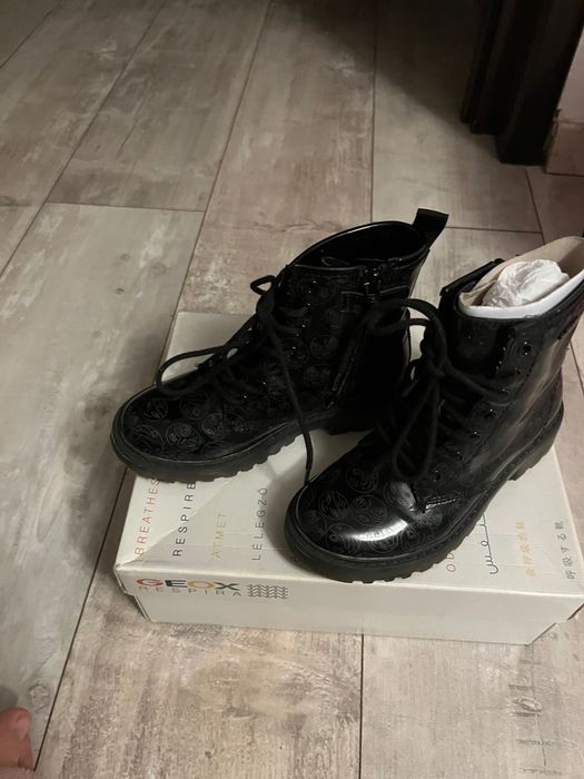 Ghete Geox, fetite,marimea 28, stare f buna