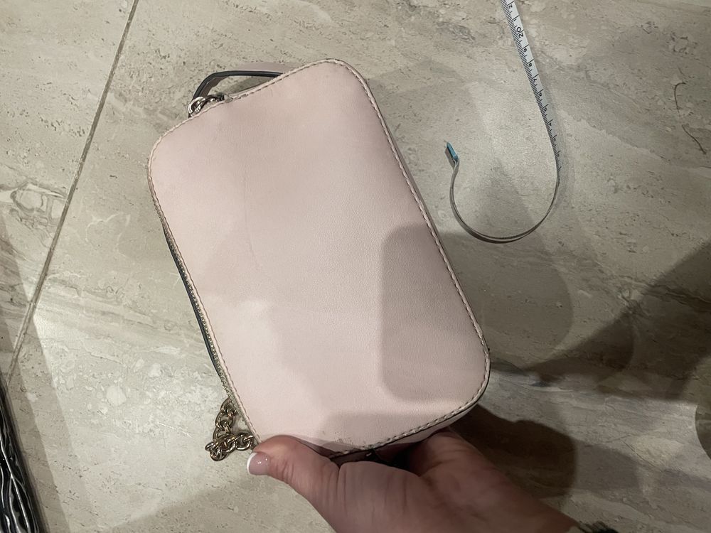 Оригинална чантичка GUESS