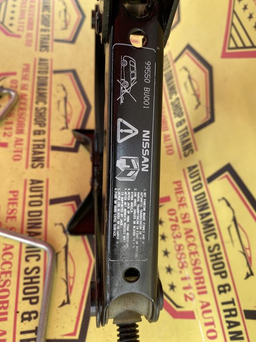 Cric auto original Nissan Almera