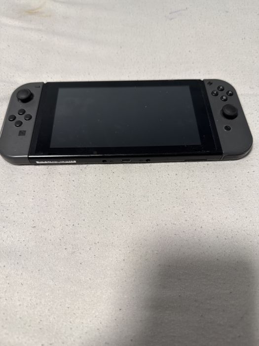 Nintendo switch black в перфектно състояние без стил дрифт и има игри