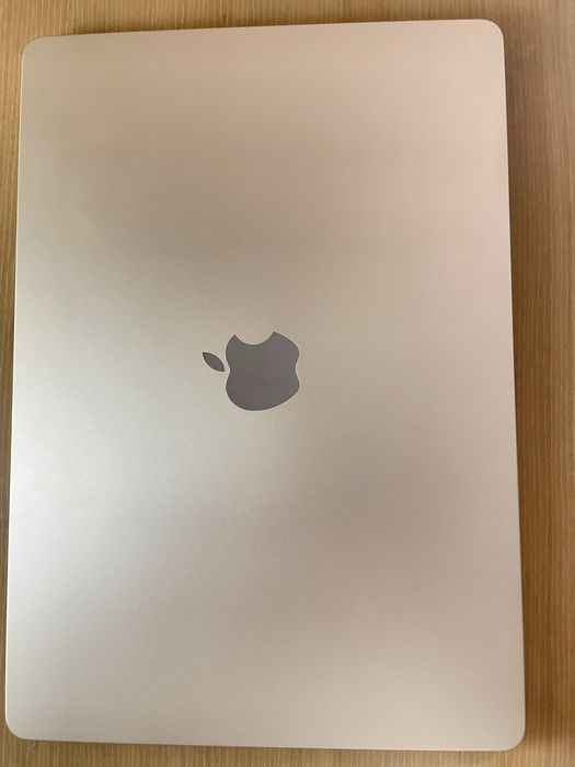 MacBook Air 15. 2024 года.