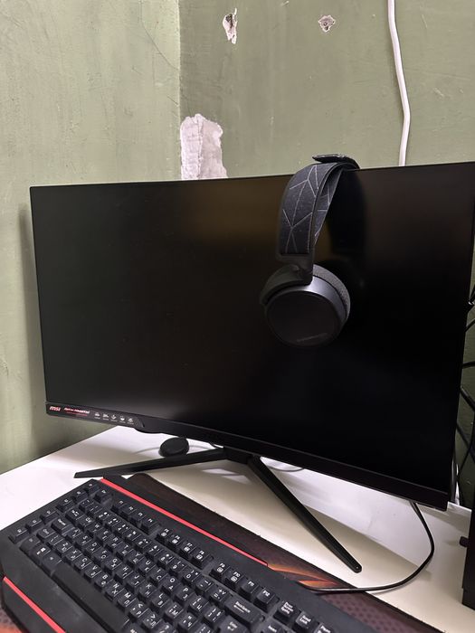 Геймърски компютър + 27” MSI Optix MAG271C (144Hz)