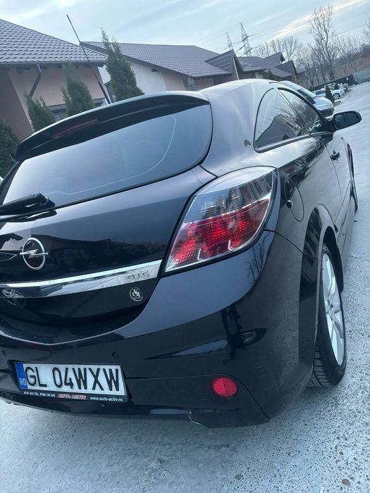 Opel Astra H GTC