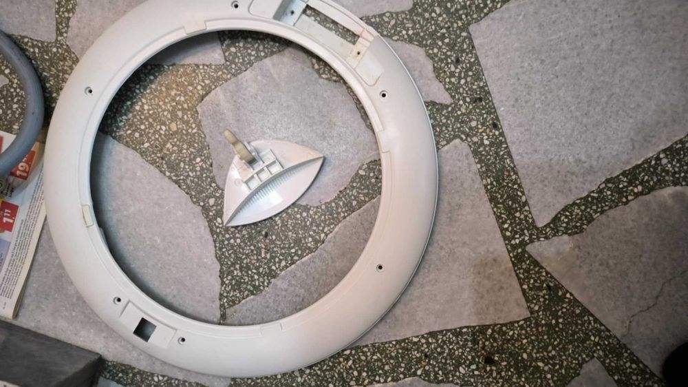 Продавам пералня Индезит на части