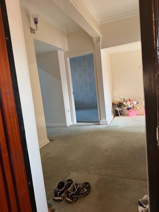 Госпитальный рынок 4 х комнатная 1000