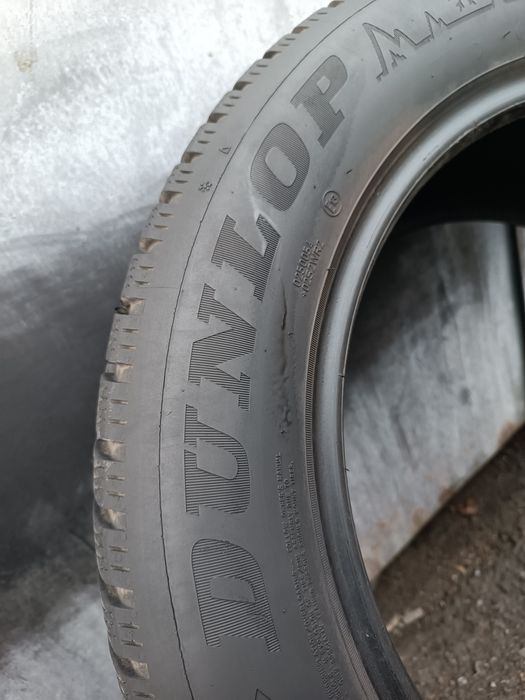 225/55/17 Dunlop
