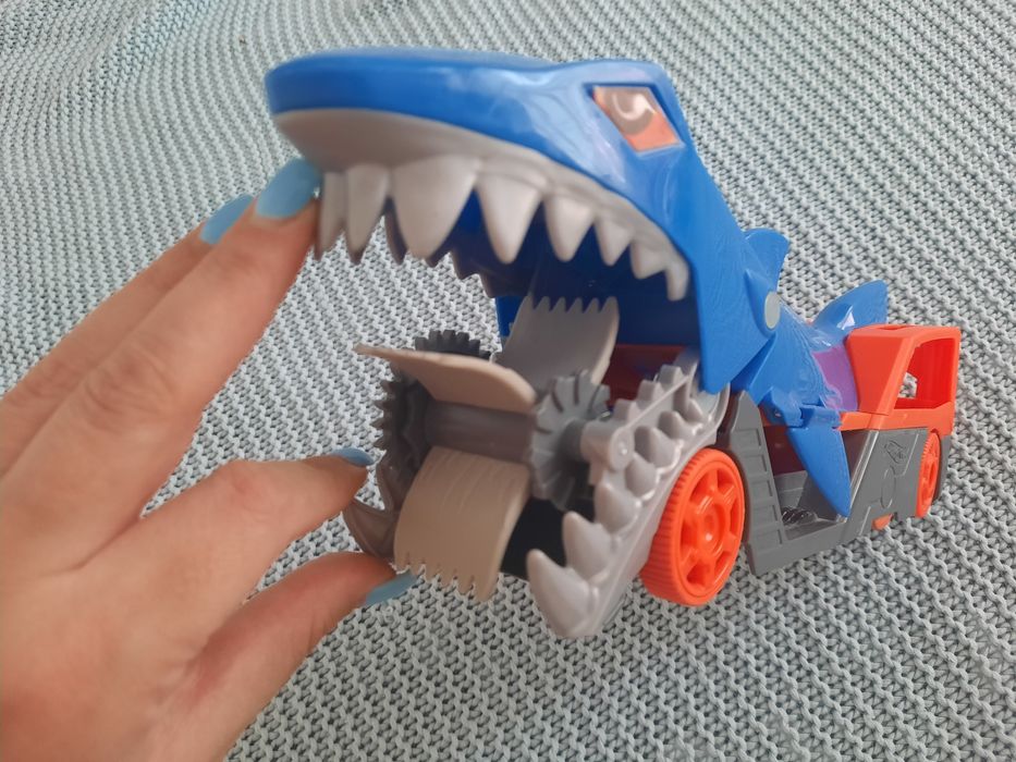 Set de Joaca Hot Wheels Camion Rechin Transportator