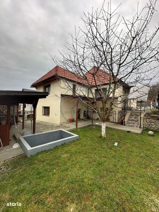 Casa Moderna Cu 3 Dormitoare Si Teren De 962Mp,Zona Teaca