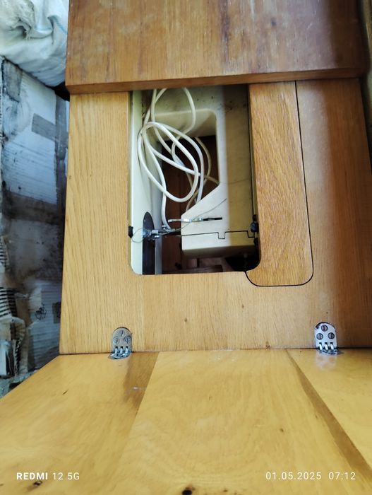 Mașină veche de cusut veronica