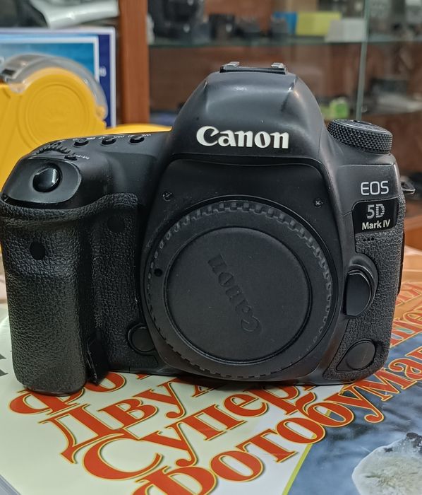 Canon EOS 5D Mark IV body