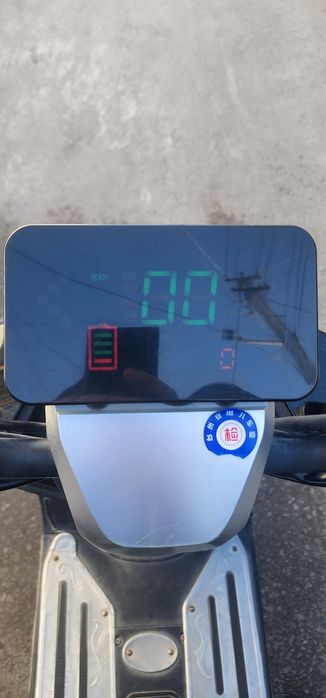 Elektr skutr variantgayam beriladi