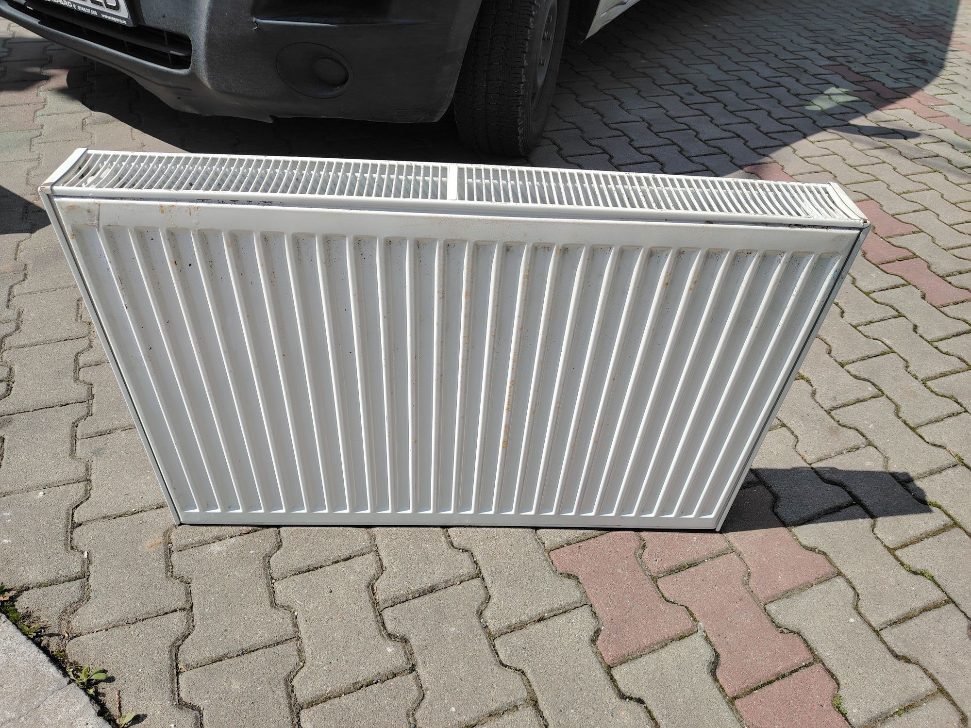 Vând radiator Korado