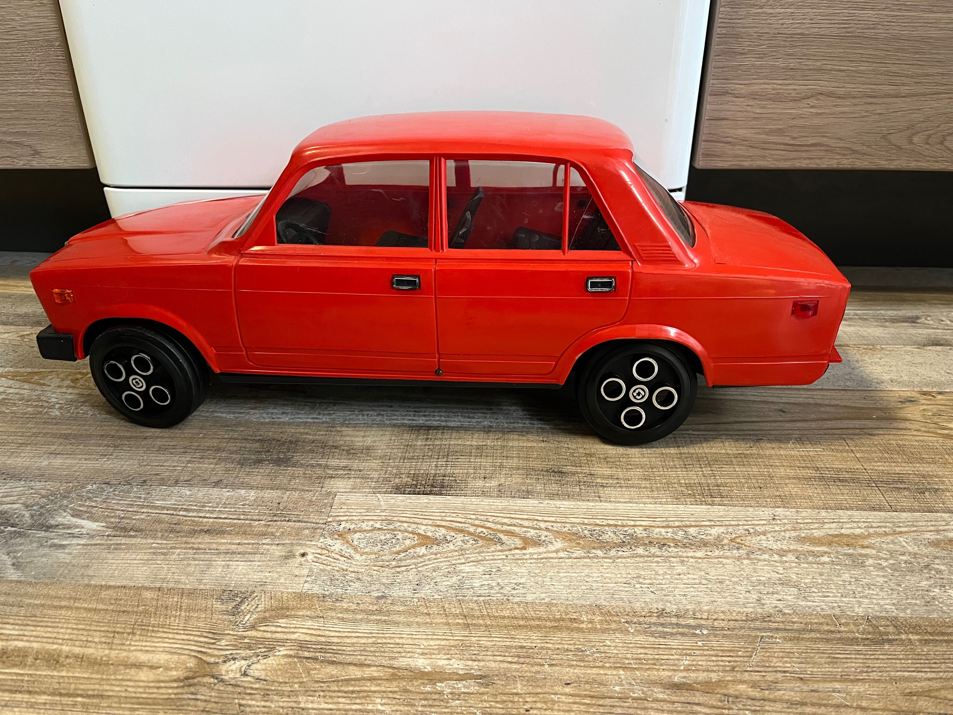 Лада LADA Стара Голяма Руска Пластмасова Играчка Модел Кола