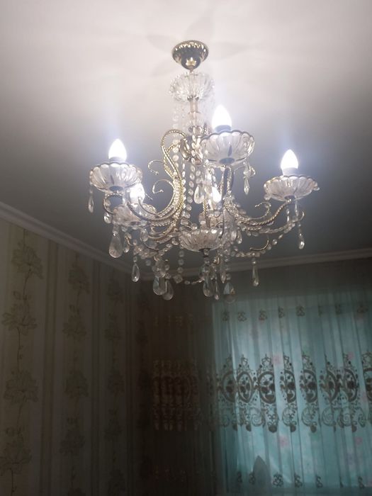 Продам красивую люстру для спальни и гостиной