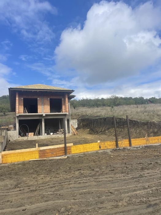 Case individuale in constructie,in Dej