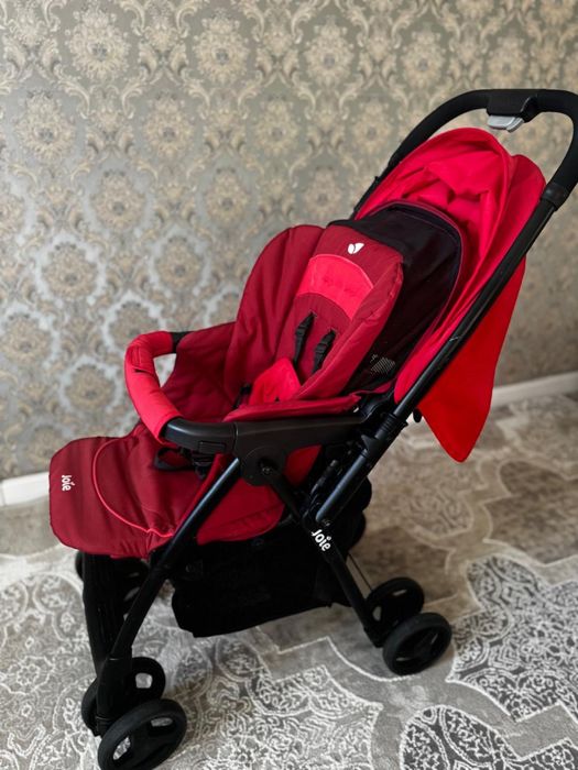 Коляска бу а отличном состоянии фирма joie