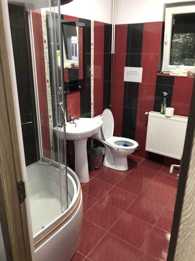 ZONA VITAN AUCHAN 240 mp Et.1 si Mansarda 950 euro