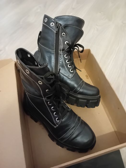 Ghete din piele naturala,marimea36