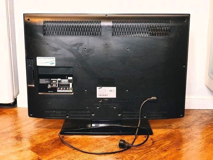 Телевизор Samsung 32" LCD TV (LA32B350F1)