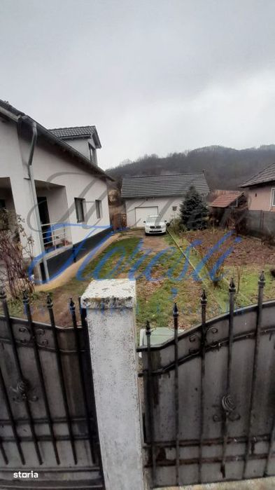 Casa individuala 4 camere 110 mp, garaj 12 mp,2100 mp teren zona Zimbo