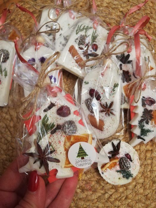 Коледни восъчни ароматизатори и коледни късмети