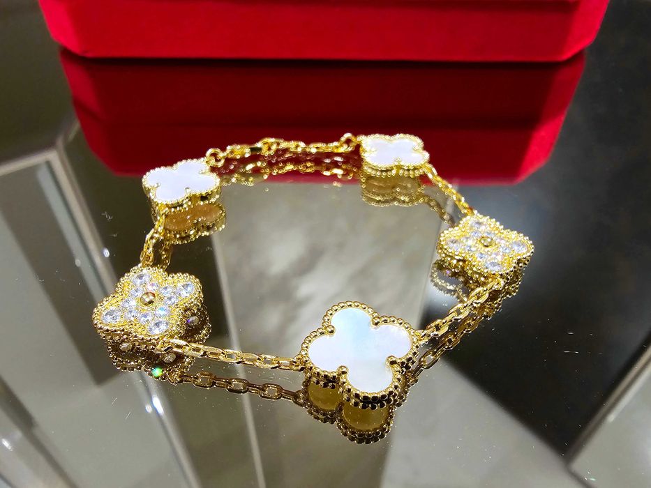 Van Cleef & Arpels VCA 5 Gold Mother Diamond Alhambra Дамска Гривна