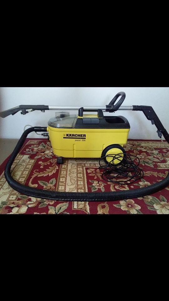 Продам профессиональное моющий пылесос KARCHER PUZZI  100