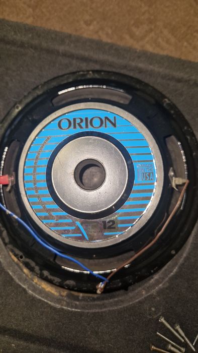 Vand subwoofer auto
