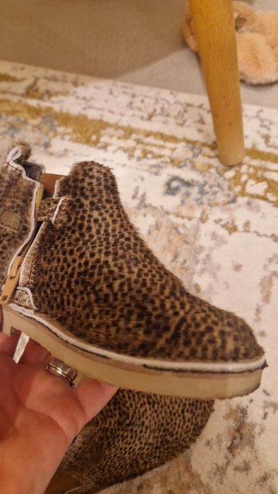 Vând ghetuțe fetita, din piele naturala int-ext, mar 26, 70 lei