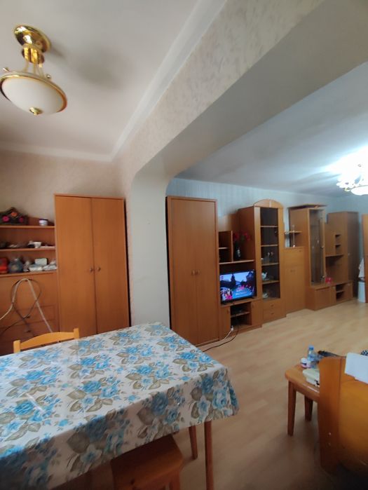 БИЙ 3 комнатная квартира продается Метро Горький Саёхат Севастопольска