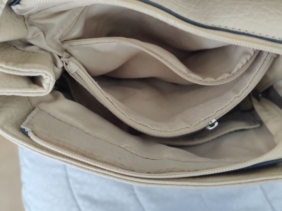 Дамска бежова раница