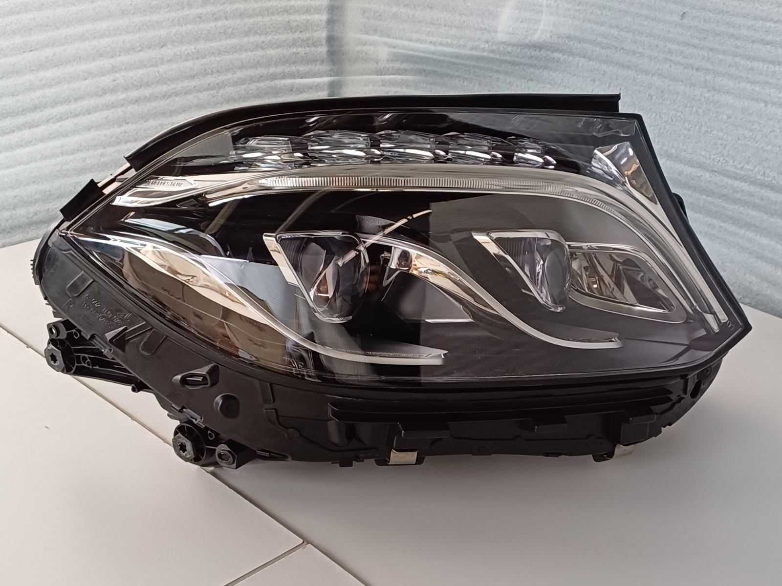 фар ляв и десен Mercedes GLS X166 model 2015-2019 г. #1018V #1019V