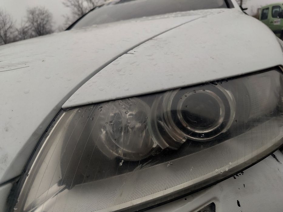 Vând Faruri Audi A6 C6 xenon