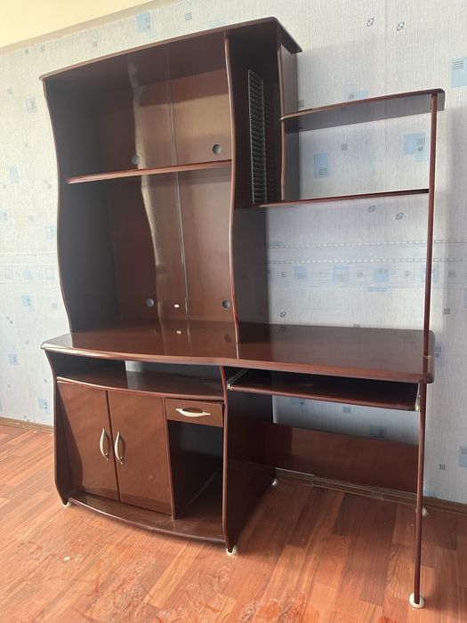 компьютерный стол-шкаф
