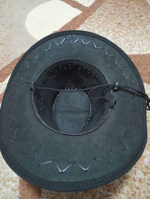 palarie velur neagra unisex ,pt plimbari in natura sau echitatie