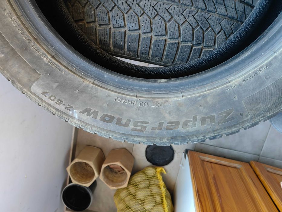 westlake zyper snow  235 55 17