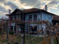 КЪЩА с двор 815 кв.м., село Певците