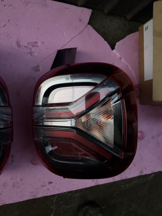 Vand lampi spate Dacia Duster 2023- model Y