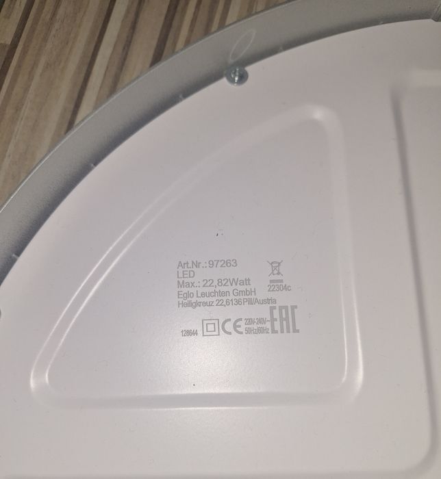 Plafonieră LED Eglo.