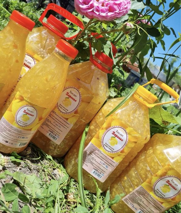 Варенье малина, сомородина, клубника, лимон с имбирем