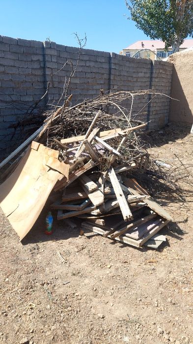 Утин, тахта ва болорлар сотилади