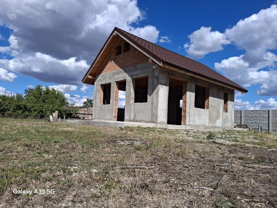 Vand 1403 mp teren cu Casa la Rosu cu Posibilitate Extindere