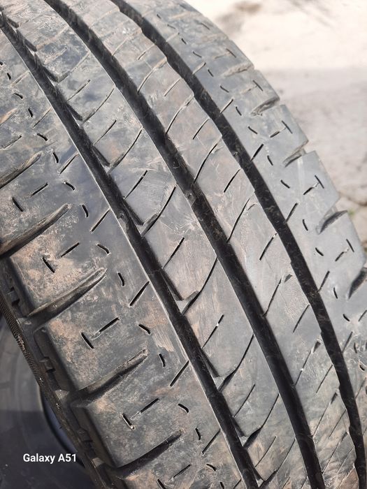 Бусови гуми 195/70/15С.