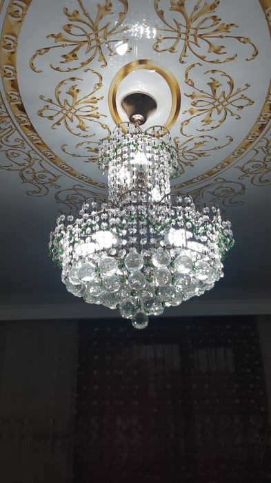 Люстру для зала продам