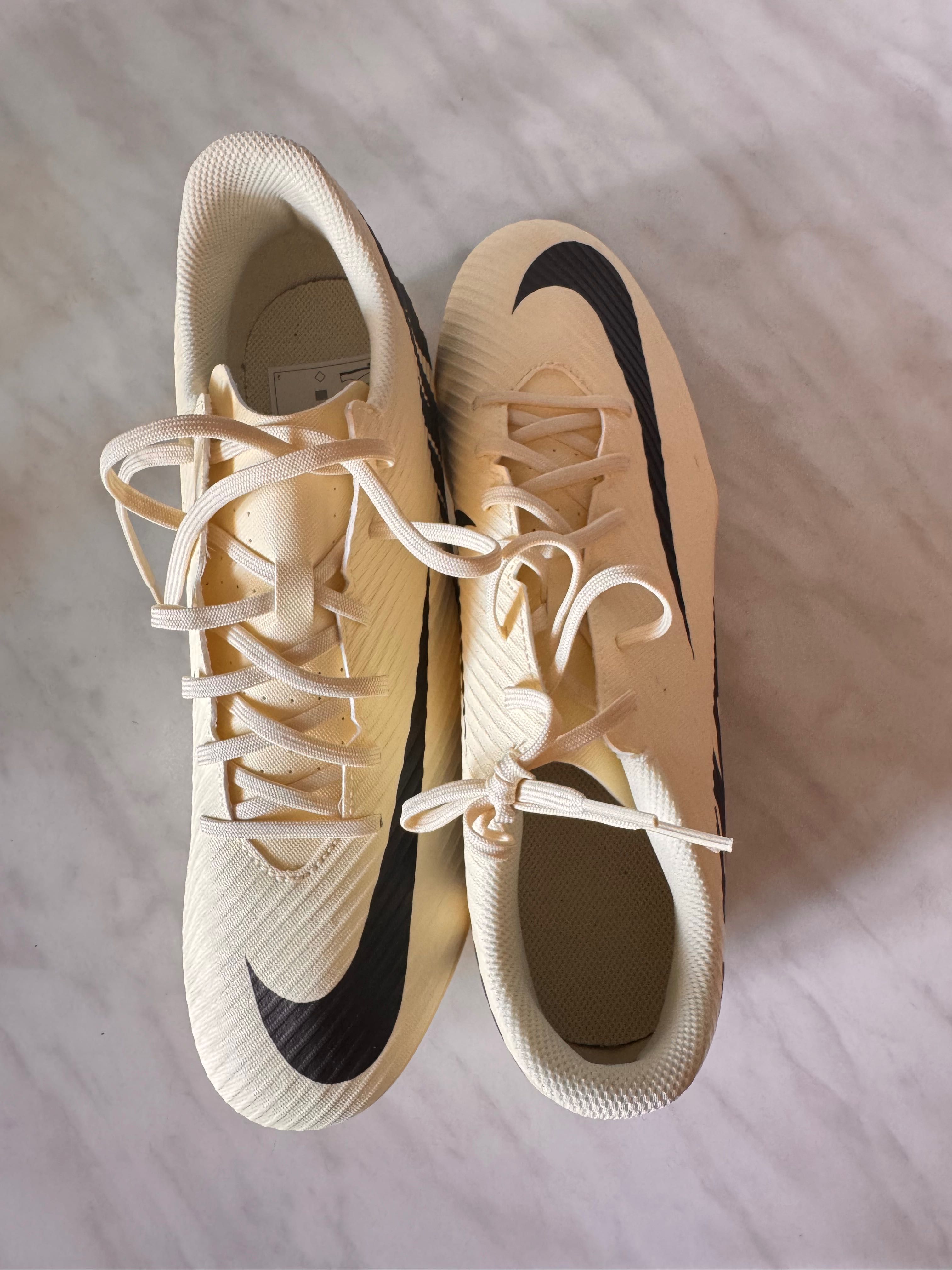 Чисто нови оригинални Nike Vapor 15 FG/MG бутонки