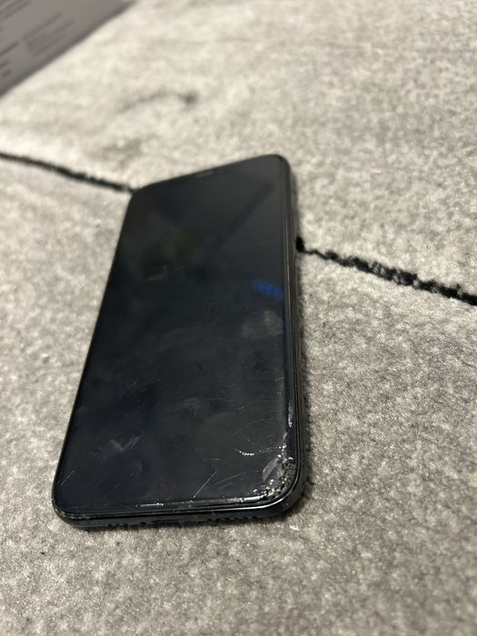 Vand iphone 11 pro piese