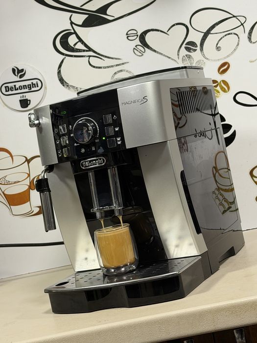 Кафемашина кафе автомат delonghi magnifica S с гаранция